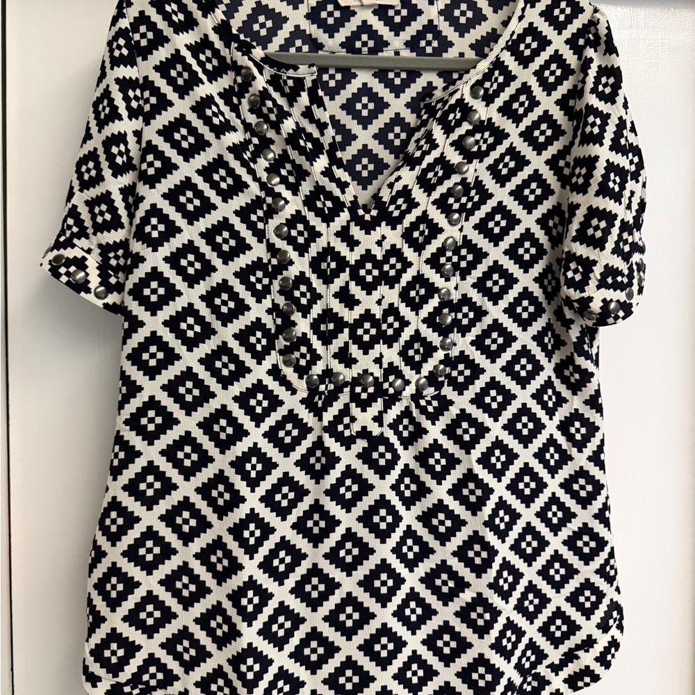 41 Hawthorn - Black & White Geometric Short Sleeve Women’s Top, Size M